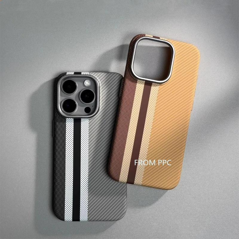 Phone Cases Dior - カーボンファイバー磁気式スマホケース iPhone 16/15/14 Pro Max対応 ワイヤレス充電対応