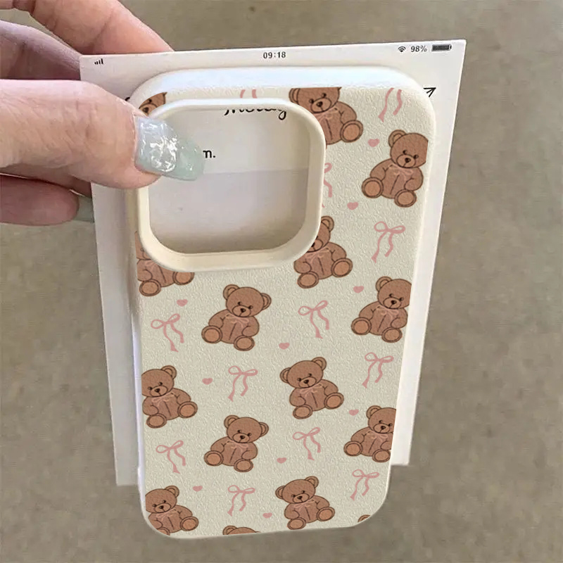 キュートな蝶ネクタイのクマとライチ柄のスマホケース、Sams - Samsung Galaxy S25 のレビューと価格